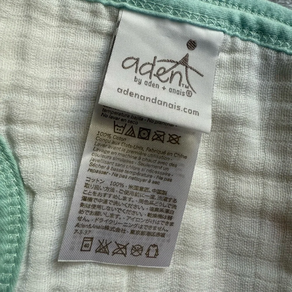 Aden and Anais 3 cotton muslin bib set NWT snap closure